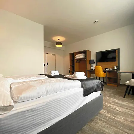 Mb Hotel *